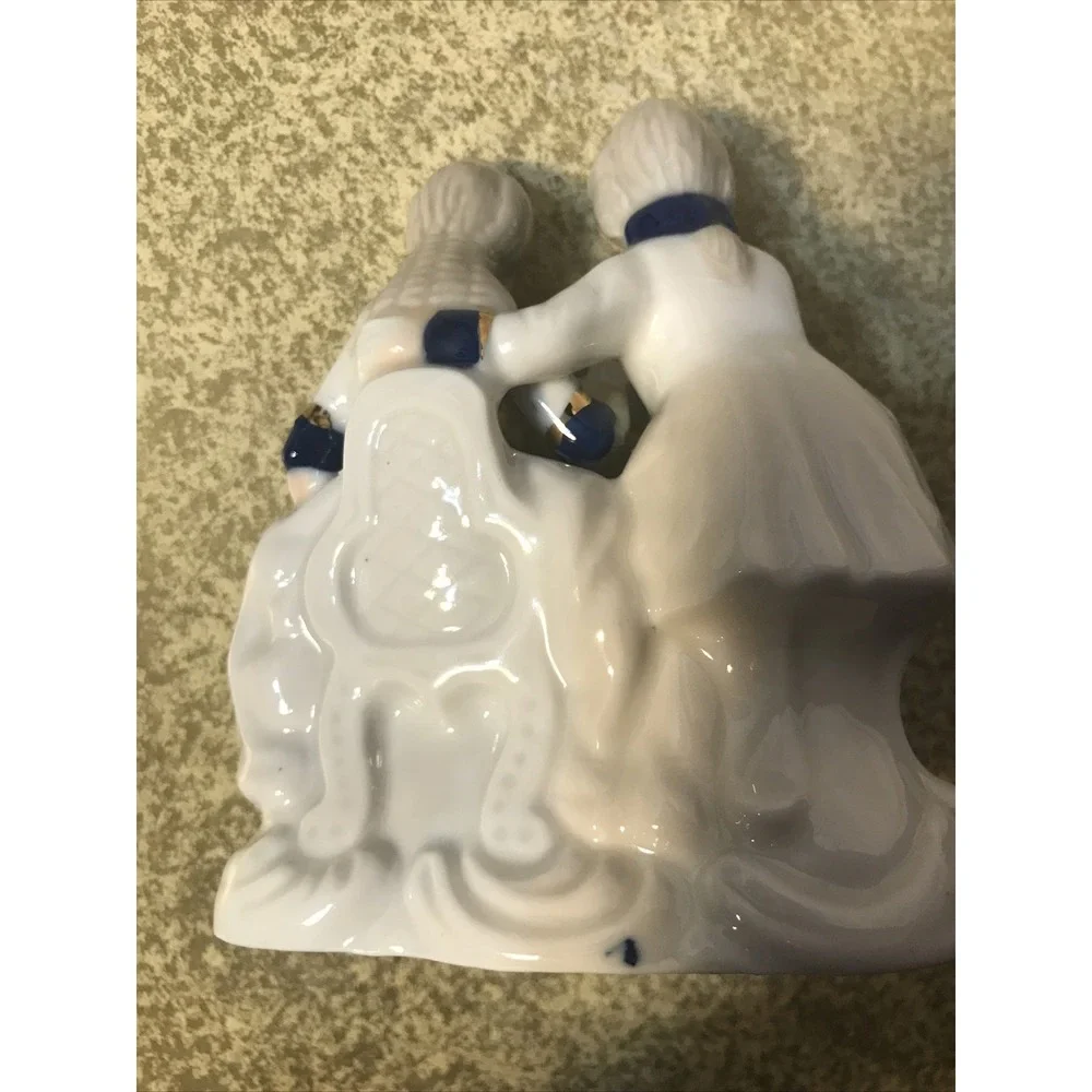 Vintage Blue White Porcelain Figurine George Martha Washington Tea Colonial